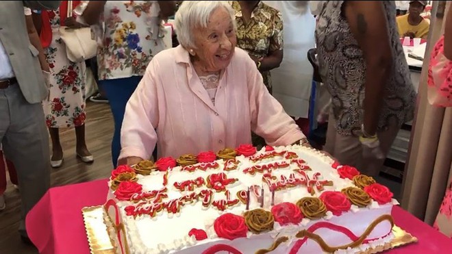 Bí quyết trường thọ của cụ bà 107 tuổi: Hãy sống như tôi, không ăn vặt và quan trọng nhất là... đừng lấy chồng! - Ảnh 5.
