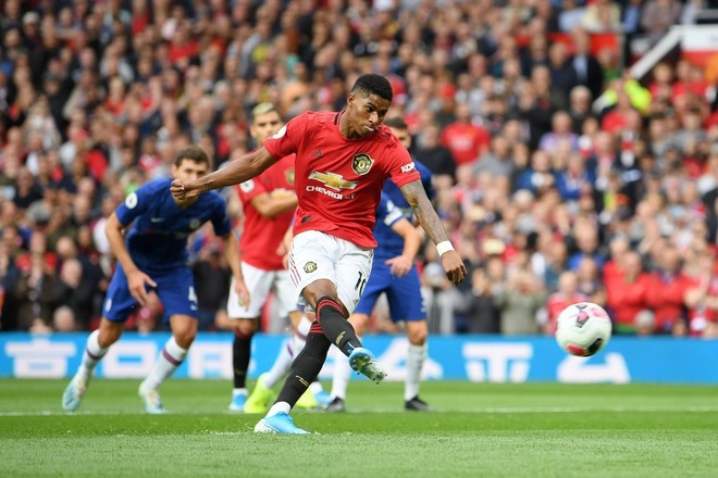 Solskjaer tức tối chỉ định Rashford đá penalty cho MU - Ảnh 2.