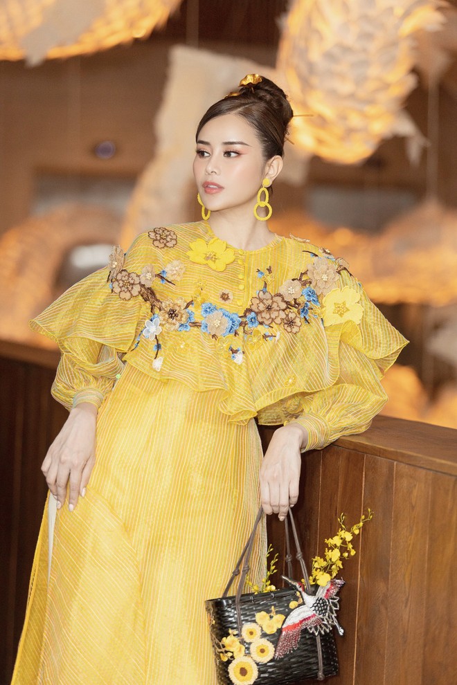 Hoa hậu Sella Trương tái xuất, gây chú ý nhờ vẻ ngoài nổi bật - Ảnh 4.