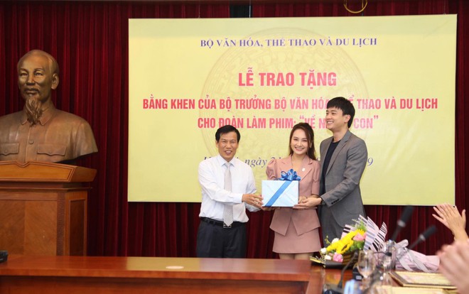 Về nhà đi con: Khải - Trọng Hùng lên tiếng về việc không được tặng bằng khen của Bộ VH-TT&DL - Ảnh 2.