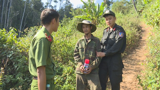 Vụ mặt phục 5 tháng bắt quả tang trưởng thôn cùng nhóm đối tượng phá rừng: Phát hiện 5 điểm tập kết gỗ lậu và 200m3 gỗ trên diện tích 30ha rừng bị cưa hạ - Ảnh 5.