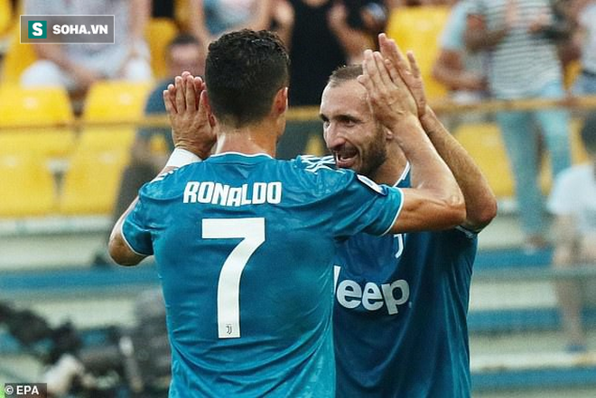 Ronaldo nếm đòn đau từ VAR trong ngày Juventus thắng chật vật trên sân khách - Ảnh 3.