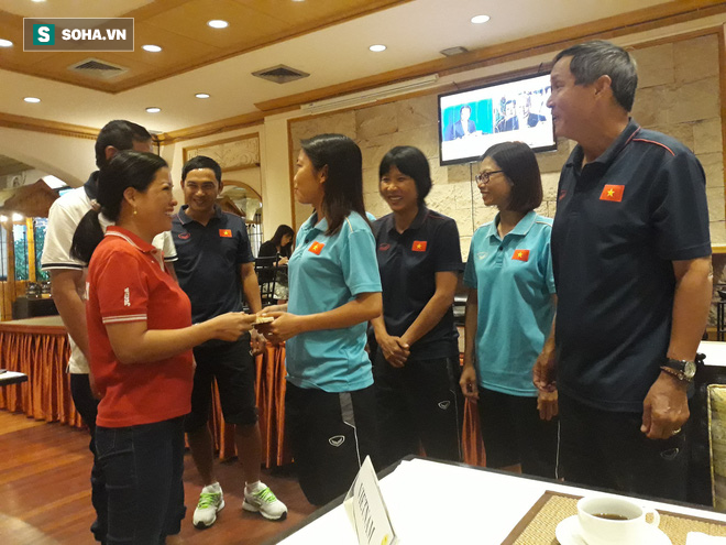 Nữ Việt Nam nhận được liều doping lớn trước trận chung kết với Thái Lan - Ảnh 2.