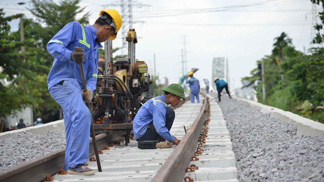 Cầu đường sắt trăm tỷ ở Sài Gòn trước ngày thông xe - Ảnh 7.