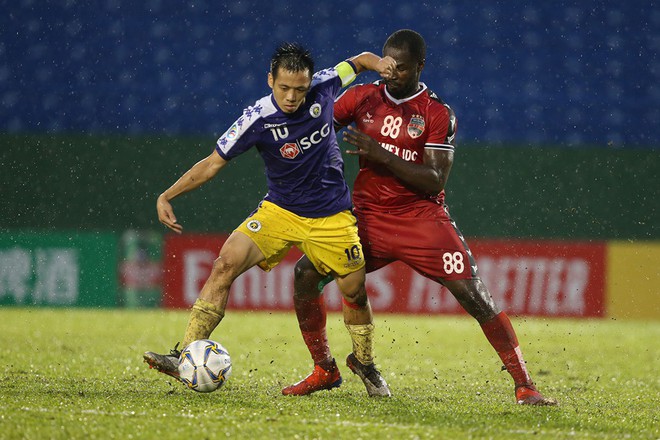 Nhìn Hà Nội thăng hoa tại AFC Cup lại tiếc khi Văn Quyết không được gọi lên ĐTQG - Ảnh 1.