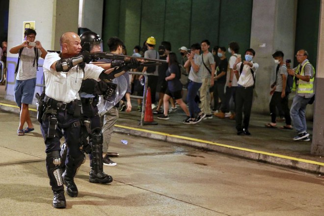 CNN: Cảnh sát Hong Kong dùng vũ khí và hơi cay của Mỹ để đối phó với biểu tình? - Ảnh 3.