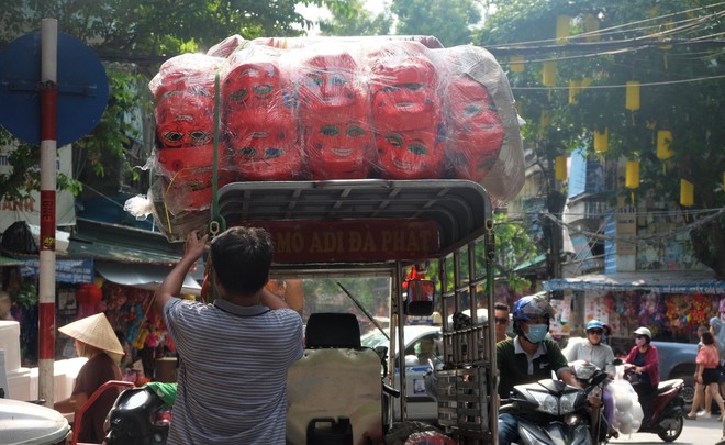 Hàng Mã rực rỡ sắc màu, đồ chơi made in Việt Nam lên ngôi Trung thu 2019 - Ảnh 4.