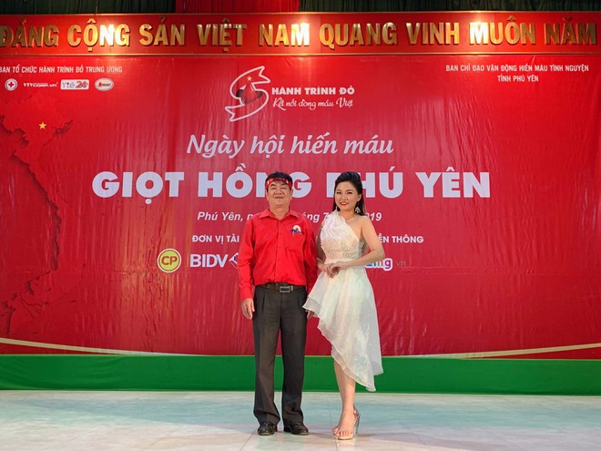 Sao Mai Trần Thu Hường: Thiếu úy 7 năm phát tâm hát ở chùa nghèo và chương trình từ thiện - Ảnh 7.