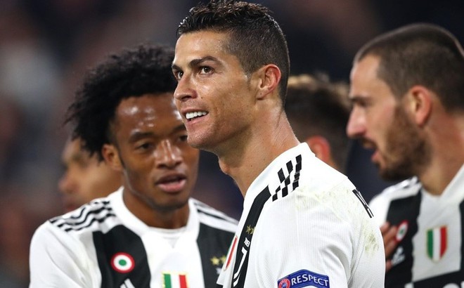 Bốc thăm Champions League: Barcelona rơi vào bảng tử thần, Ronaldo tái ngộ 
