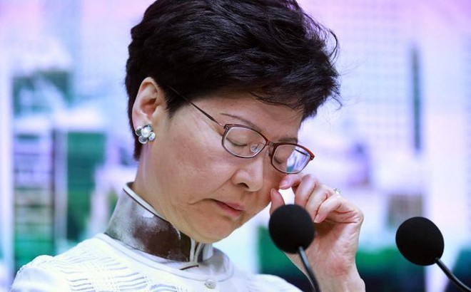 Reuters: Bắc Kinh đã "gạt phăng" đề xuất nhượng bộ người biểu tình của trưởng đặc khu Hong Kong Reuters: Bắc Kinh đã "gạt phăng" đề xuất nhượng bộ người biểu tình của trưởng đặc khu Hong Kong