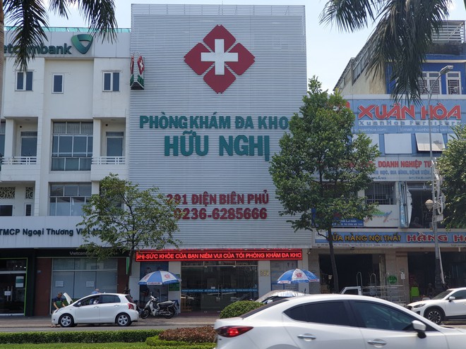 Kiến nghị đình chỉ phòng khám có bác sĩ Trung Quốc ở Đà Nẵng vì khám bệnh để vụ lợi - Ảnh 1.