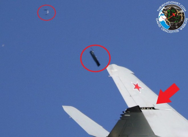MiG-35 Nga bay rơi một phần cánh khi trình diễn tại MAKS-2019 - Ảnh 1.