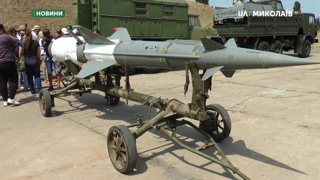Quân đội Ukraine tịch thu Hệ thống phòng không S-125 do Nga buôn lậu: Sự thật thế nào? - Ảnh 1.