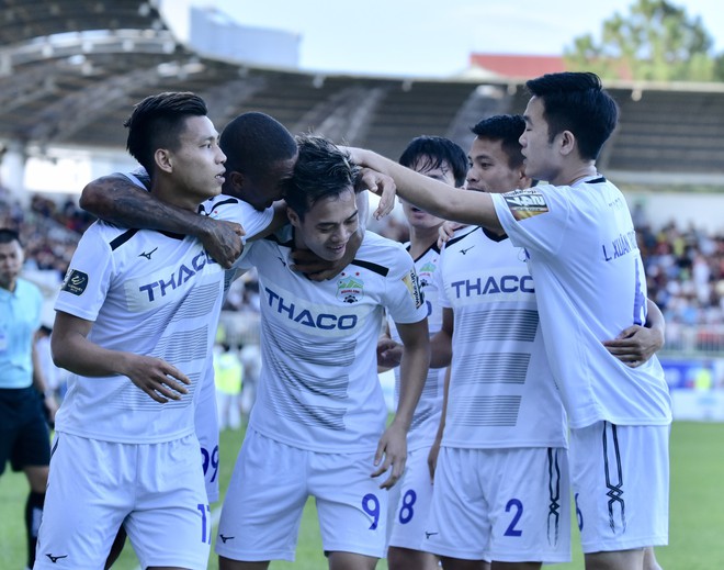 Sếp HAGL tiết lộ chuyện săn chữ ký Anh Đức, tự tin vào mục tiêu quan trọng tại V.League - Ảnh 2.