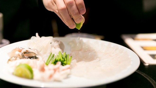 7,5 triệu đồng/100g thịt, ai mà ngờ loại cá vừa xấu xí vừa cực độc này lại đáng giá ở Nhật Bản đến thế - Ảnh 3.