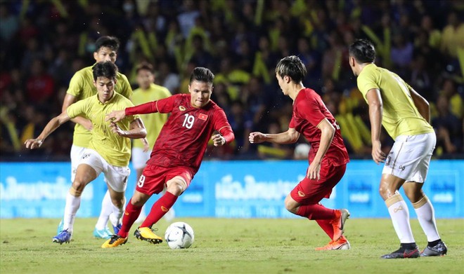 “Cháy vé” xem thầy Park đấu trí HLV Thái Lan ở vòng loại World Cup 2022 - Ảnh 1.