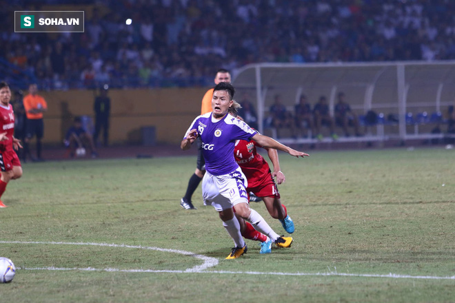 Tấn Trường mắc lỗi khó hiểu, Bình Dương “tự sát” trước Hà Nội FC ở trận chung kết lịch sử - Ảnh 1.