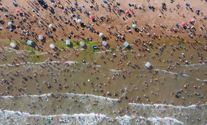 24h qua ảnh: Tín đồ Hồi giáo cầu nguyện tại thánh địa Mecca - Ảnh 7.