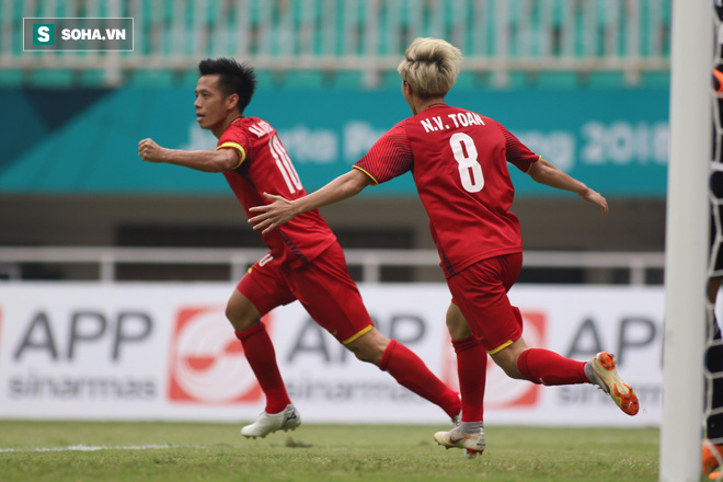 Một tháng trước ngày đấu Thái Lan, HLV Park Hang-seo nhận liền 3 món quà từ chàng trai tháng 9 - Ảnh 3.