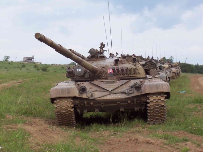 T-72M2: Dự án xe tăng vỏ Nga - ruột Tây Âu đã thất bại thảm hại ra sao? - Ảnh 1.