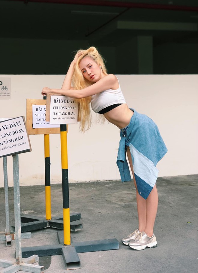 Sau khi phẫu thuật mũi lần 4, B&agrave; Tưng khoe v&ograve;ng eo gợi cảm - Ảnh 3.