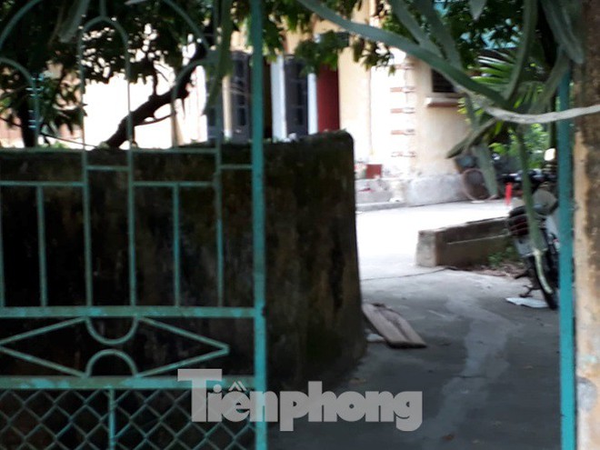 Tin mới vụ bố dùng thanh sắt đánh đập dã man 2 con nhỏ - Ảnh 2.