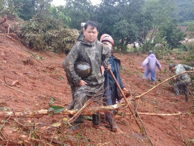 Đắk N&ocirc;ng: Mưa lớn, đồi lở nuốt chửng cả nh&agrave; ba người - Ảnh 5.