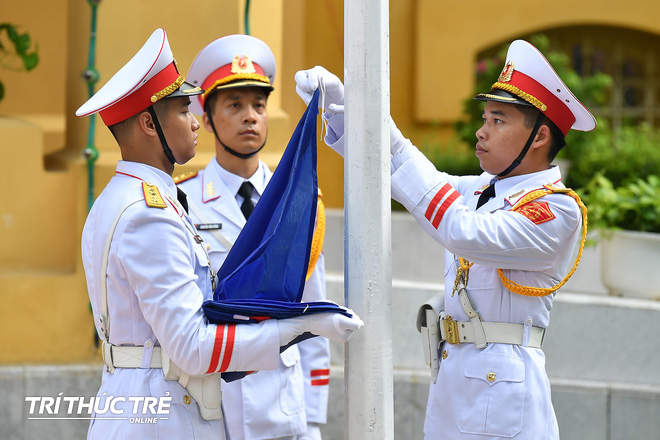 Long trọng tổ chức Lễ Thượng cờ kỷ niệm 52 năm ngày thành lập ASEAN tại Hà Nội - Ảnh 2.