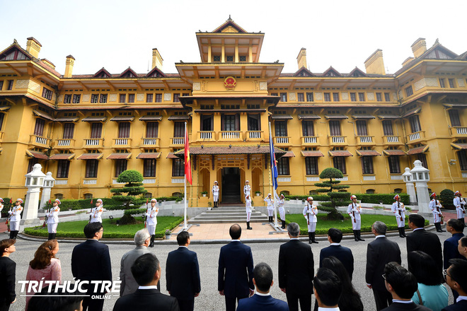 Long trọng tổ chức Lễ Thượng cờ kỷ niệm 52 năm ngày thành lập ASEAN tại Hà Nội - Ảnh 9.