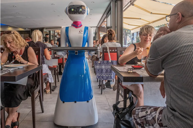 Người ta thà thất nghiệp vì robot còn hơn mất việc vào tay người khác - Ảnh 1.