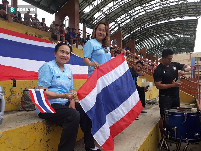 Có hành động đẹp với CĐV Thái Lan, fan Việt Nam nhận lại món quà lớn ở vòng loại World Cup - Ảnh 6.
