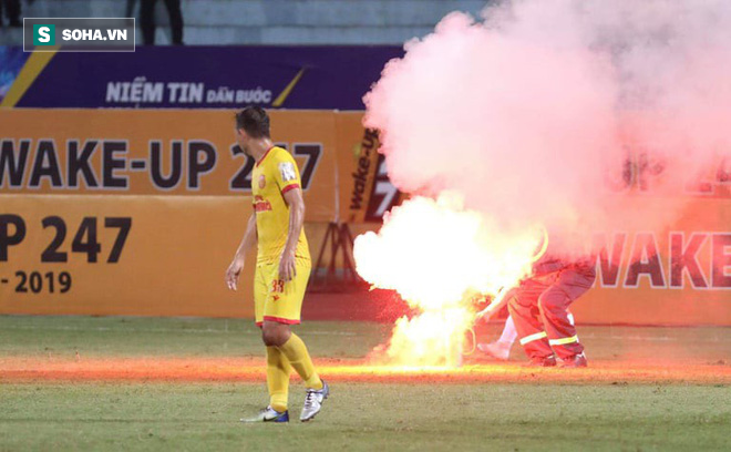 Hà Nội FC hủy diệt đối thủ ngày cảnh tượng hãi hùng lấn át cơn mưa bàn thắng ở Hàng Đẫy - Ảnh 3.