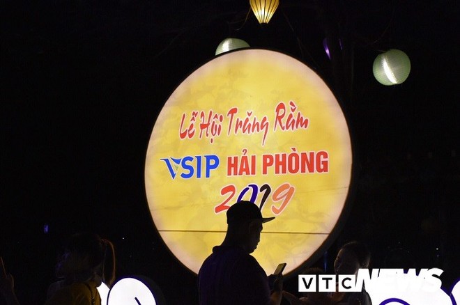 Ảnh: Tết Trung thu lung linh sắc màu cho con em người lao động trong khu công nghiệp ở Hải Phòng - Ảnh 16.