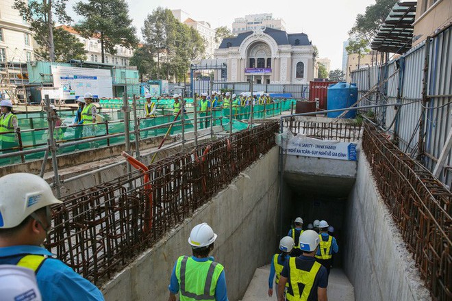 Diện mạo đường hầm Metro số 1 xuyên lòng đất tại trung tâm TP HCM - Ảnh 1.