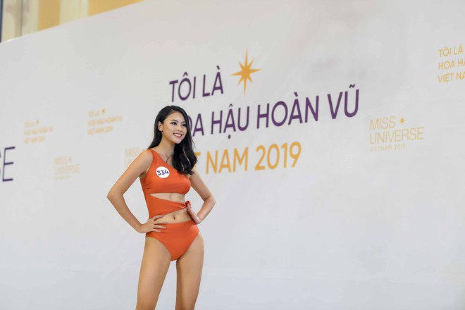 Dàn thí sinh vòng sơ khảo phía Bắc cuộc thi Hoa hậu Hoàn vũ Việt Nam 2019 diện bikini trình diễn vô cùng tự tin - Ảnh 2.