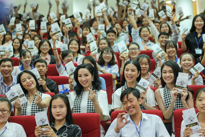 Hành trình Từ Trái Tim khơi dậy khát vọng lớn cho tuổi trẻ Miền Đông và Tây Nam Bộ - Ảnh 3.