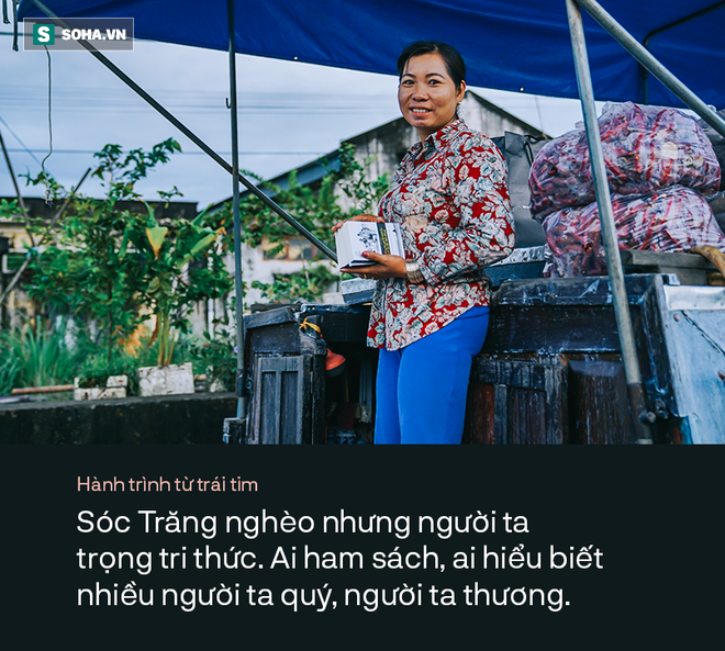 Bất ngờ tại chợ nổi Ngã Năm: Sách ông Vũ tặng hay lắm! Tiện thể tui xin thêm mấy chục cuốn được hông? - Ảnh 4.