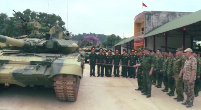 Hình ảnh tuyệt vời đầu tiên của xe tăng T-90 Việt Nam - Chuyên gia Nga góp công lớn - Ảnh 1.