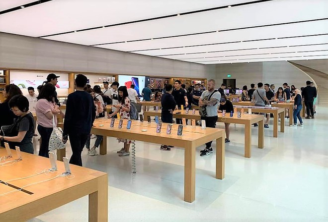 Chi 3 triệu đồng thuê người xếp hàng mua iPhone 11 tại Apple Store - Ảnh 1.