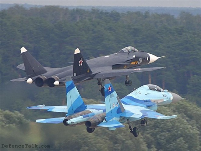 Su-47 Berkut bất ngờ xuất hiện tại triển lãm MAKS 2019, dấu hiệu khôi phục dự án? - Ảnh 15.