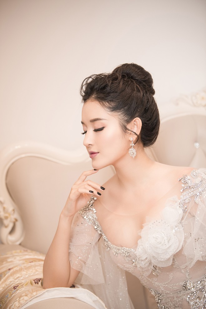 Hoa hậu Lương Thùy Linh mặc váy cưới gợi cảm, có giá 1 triệu USD - Ảnh 5.