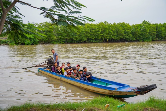 Hoa hậu Hương Giang: Sách quý là nguồn tri thức cần được chia sẻ - Ảnh 2.