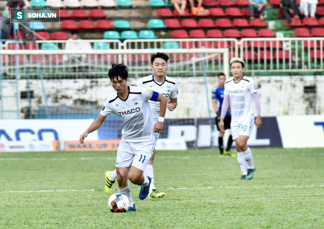 Bị thầy Park bỏ rơi, Minh Vương nổ hat-trick, HAGL thắng lớn trước ngày hội quân ở ĐTQG - Ảnh 2.