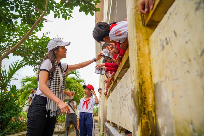 Hoa hậu Hương Giang: Sách quý là nguồn tri thức cần được chia sẻ - Ảnh 4.