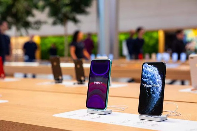 Bên trong Apple Store khối hộp huyền thoại sau hai năm đóng cửa sửa chữa: Đẹp như một kiệt tác! - Ảnh 5.