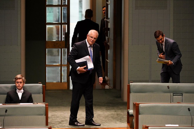Nữ nghị sĩ bật khóc trước quốc hội: Người Hoa ở Úc bị lôi vào vòng xoáy cùng câu hỏi cực hóc búa về mối quan hệ với TQ - Ảnh 1.