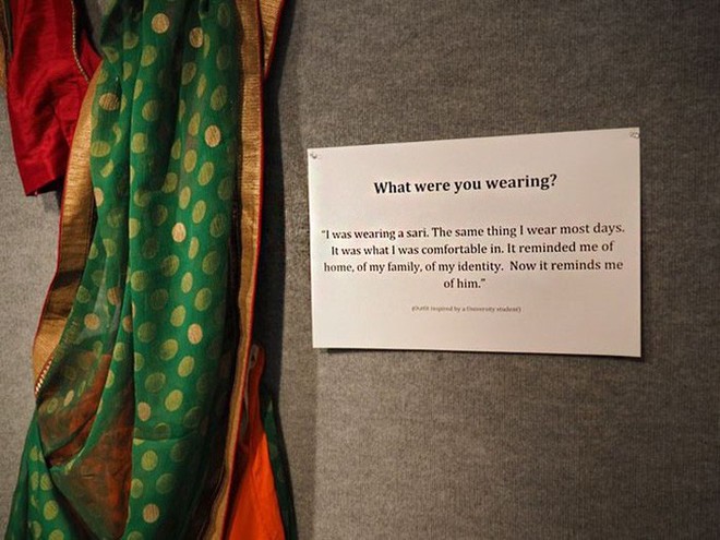 Bỉ mở triển lãm những trang phục của nạn nhân hiếp dâm để chứng minh việc ăn mặc thế nào không hề là nguyên nhân khiến phụ nữ bị cưỡng bức - Ảnh 6.