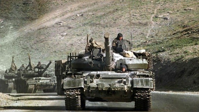 Tình báo CIA Mỹ đã mua chiếc xe tăng quốc bảo và tối mật của QĐ Liên Xô như thế nào? - Ảnh 1.