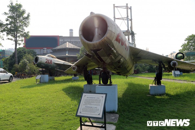 Ảnh: Ngắm máy bay tiêm kích MiG-17 gắn liền với tên tuổi phi công huyền thoại Nguyễn Văn Bảy - Ảnh 8.