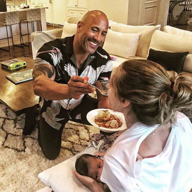 Cận cảnh nhan sắc vợ siêu sao hành động cơ bắp, khổng lồ nhất hành tinh Dwayne Johnson  - Ảnh 6.